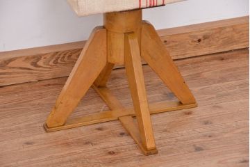 レトロ家具　アンティーク 古い木のレトロな回転チェア(椅子/イス)