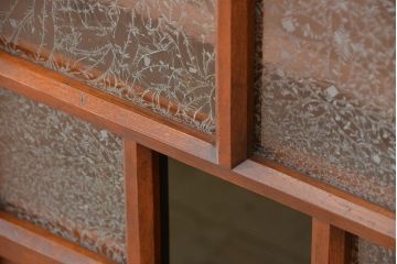 アンティーク家具　大正ロマン 色ガラス入り かわいい本箱(ブックケース、収納棚)