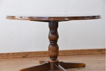 中古　飛騨産業 キツツキマーク　ラウンドダイニングテーブル