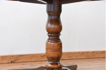 中古　飛騨産業 キツツキマーク　ラウンドダイニングテーブル