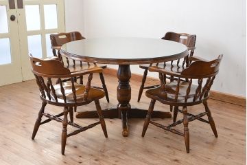 中古　飛騨産業 キツツキマーク　ラウンドダイニングテーブル