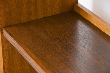 レトロ家具　昭和レトロ　シンプルな縦型　本棚(飾り棚・ブックケース)