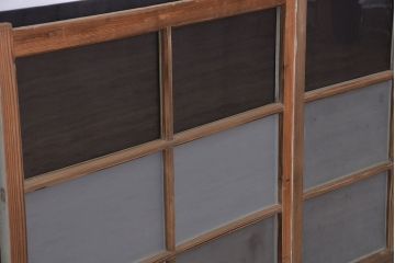 古い木味とペンキのはげた　ガラス窓2枚セット(ガラス戸・引き戸)