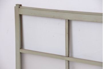 古い木味とペンキのはげた　ガラス窓2枚セット(ガラス戸・引き戸)