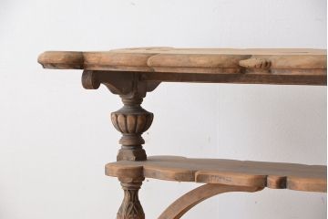 アンティーク家具　イギリスアンティーク　古い木味の彫刻サイドテーブル(デスク/机)