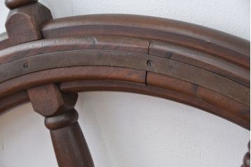 アンティーク雑貨　アンティーク　古い船艦で使われた欅材の大型操舵輪(ラット)(北川工業)