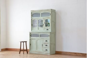レトロ家具　☆昭和レトロ　アンティークペイントの作業台付き食器棚(モールガラス収納棚)