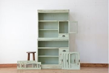 レトロ家具　☆昭和レトロ　アンティークペイントの作業台付き食器棚(モールガラス収納棚)