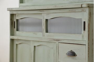 レトロ家具　☆昭和レトロ　アンティークペイントの作業台付き食器棚(モールガラス収納棚)