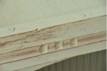 レトロ家具　☆昭和レトロ　アンティークペイントの作業台付き食器棚(モールガラス収納棚)