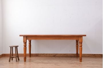 中古　海外製アンティークショップで購入　カントリー調ダイニングテーブル