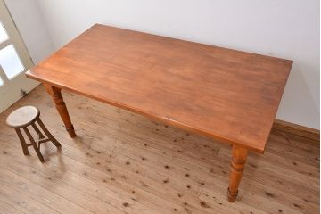 中古　海外製アンティークショップで購入　カントリー調ダイニングテーブル