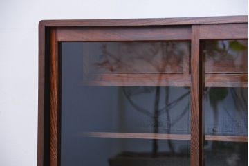 アンティーク家具　古民具・骨董　前面欅材　杢目の素晴らしい茶箪笥(茶箪笥、収納棚)