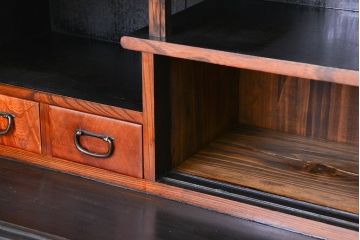 アンティーク家具　古民具・骨董　前面欅材　杢目の素晴らしい茶箪笥(茶箪笥、収納棚)