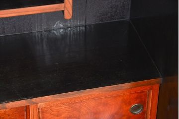 アンティーク家具　古民具・骨董　前面欅材　杢目の素晴らしい茶箪笥(茶箪笥、収納棚)