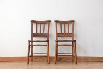 アンティーク家具　イギリスアンティーク　古い木のかわいらしいチャーチチェア2脚セット(教会椅子/イス)