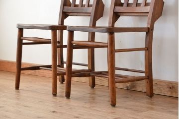 アンティーク家具　イギリスアンティーク　古い木のかわいらしいチャーチチェア2脚セット(教会椅子/イス)