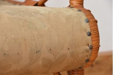 アンティーク家具　大正ロマン　(イタミ有り)シャビーなラタンアームチェア(ダイニングチェア・椅子)
