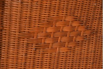 アンティーク家具　大正ロマン　(イタミ有り)シャビーなラタンアームチェア(ダイニングチェア・椅子)