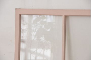 昭和レトロ　ペンキのはげたフィックス窓(固定窓、はめ殺し戸、明り取り)