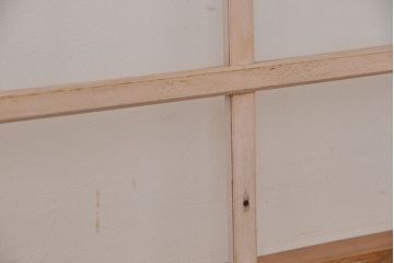 昭和レトロ　ペンキのはげたフィックス窓(固定窓、はめ殺し戸、明り取り)