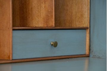 ヴィンテージ家具　イギリスビンテージ　1960年頃　アンティークペイント　かわいらしいビューローブックケース