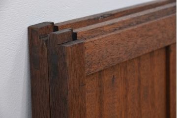アンティーク建具　素朴な木味が魅力の小さな引き戸2枚セット(板戸)(R-011527)