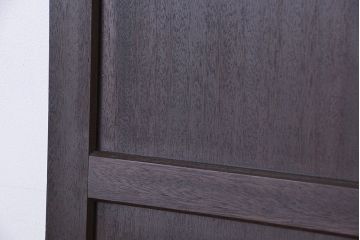アンティーク　古い木のレトロでシンプルなドア(扉)?