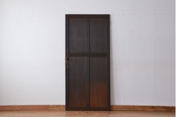 アンティーク　古い木のレトロでシンプルなドア(扉)?