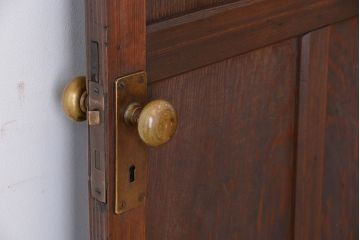 アンティーク　古い木のレトロでシンプルなドア(扉)(3)