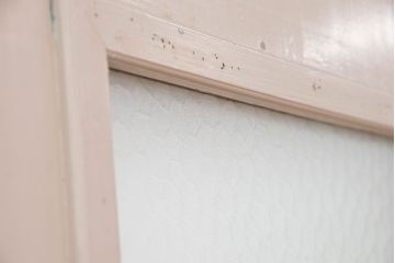 ★昭和レトロ　古いペンキの剥げた引き戸(ガラス、建具)