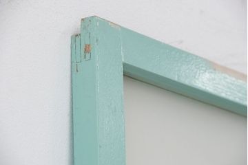 昭和レトロ　ペンキの剥げた古いガラス戸1枚(引き戸)
