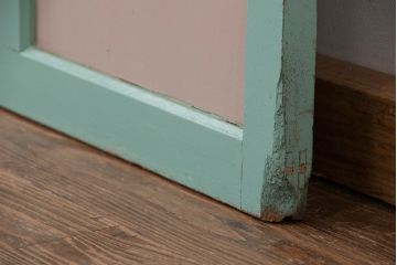 昭和レトロ　ペンキの剥げた古いガラス戸1枚(引き戸)