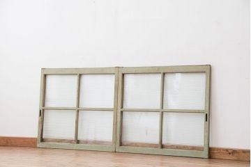 昭和レトロ　ペンキの剥げたモールガラス引き戸2枚セット(窓)