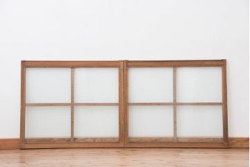 昭和レトロ　ペンキの剥げたモールガラス引き戸2枚セット(窓)