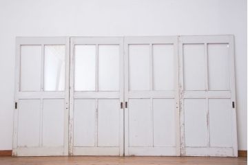 アンティーク　ペンキの剥げた背の高いガラス戸4枚セット(引き戸)