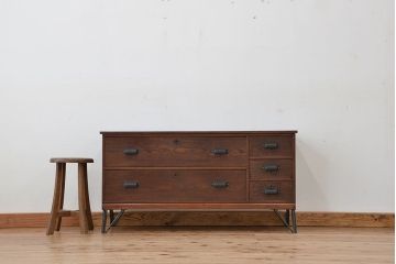 レトロ家具　昭和レトロ　シンプルな脚付きローチェスト(ローボード)