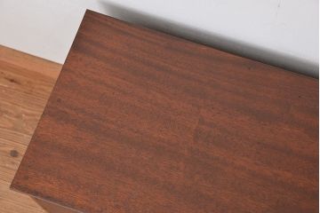 レトロ家具　昭和レトロ　シンプルな脚付きローチェスト(ローボード)