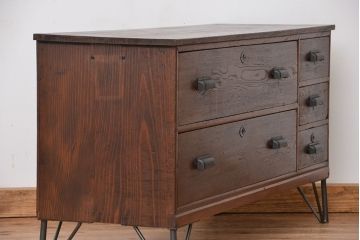 レトロ家具　昭和レトロ　シンプルな脚付きローチェスト(ローボード)