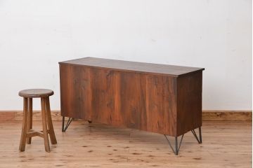 レトロ家具　昭和レトロ　シンプルな脚付きローチェスト(ローボード)