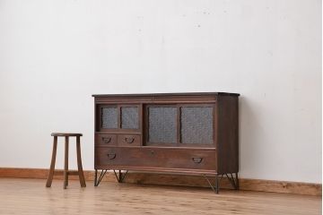 アンティーク家具　古民具・骨董　鉄脚付きの時代箪笥ローボード(ローチェスト)