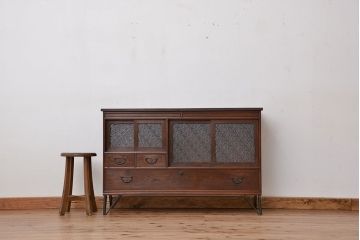 アンティーク家具　古民具・骨董　鉄脚付きの時代箪笥ローボード(ローチェスト)