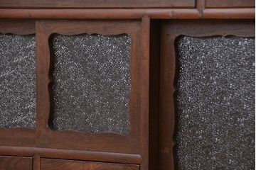 アンティーク家具　古民具・骨董　鉄脚付きの時代箪笥ローボード(ローチェスト)