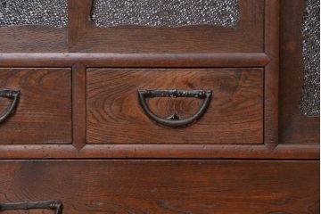 アンティーク家具　古民具・骨董　鉄脚付きの時代箪笥ローボード(ローチェスト)