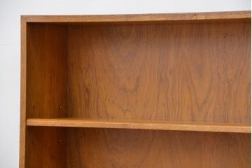 レトロ家具　昭和レトロ　古いナラ材の脚付き横長本棚(飾り棚、ブックシェルフ)