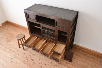 アンティーク家具　古民具・骨董　四尺水屋箪笥の鉄脚付きサイドボード(収納棚、リビングボード)