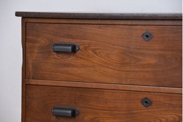 アンティーク家具　アンティーク　鉄脚付きワイドローチェスト?(ローボード、タンス、箪笥)