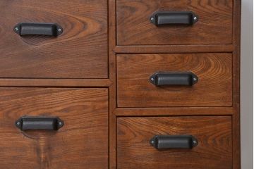 アンティーク家具　アンティーク　鉄脚付きワイドローチェスト?(ローボード、タンス、箪笥)