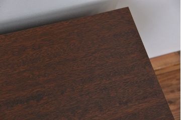 アンティーク家具　アンティーク　古い木の脚付き銀モールガラスローボード(収納棚)