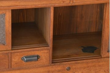 アンティーク家具　アンティーク　ダイヤガラスの鉄脚付きローボード(収納棚)